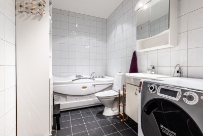 Badrum nere Älvans väg 11A