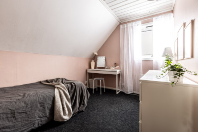 Sovrum uppe Vallstigen 9