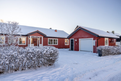  Björnbärsvägen 18