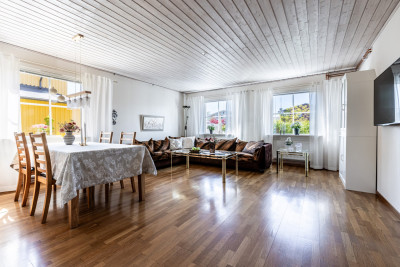  Körsbärsvägen 18