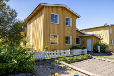  Körsbärsvägen 18