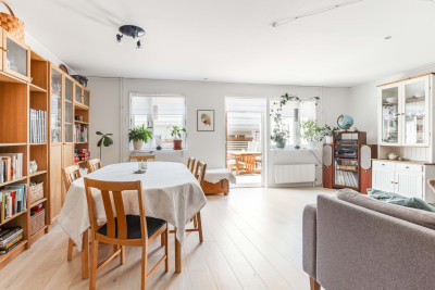  Uppförsbacken 1E